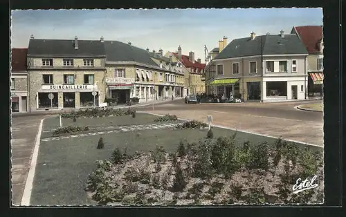 AK La Loupe, La Place de l`Hotel de Ville et ses Parterres