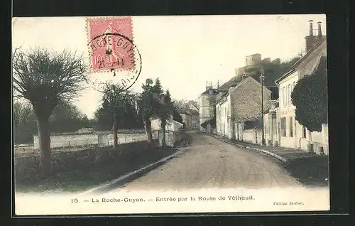 AK La Roche-Guyon, Entrée par la Route de Vétheuil