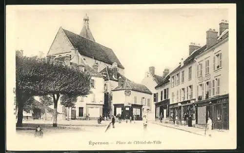 AK Epernon, Place de l'Hotel de Ville