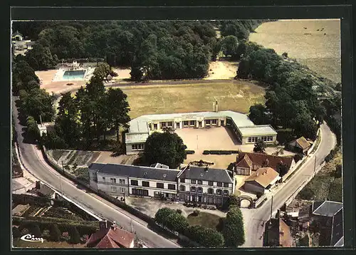 AK Chateauneuf-en-Thymerais, Vue aerienne, le groupe scolaire et la piscine