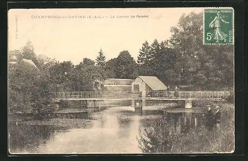 AK Champrond-en-Gatine, Le Lavoir