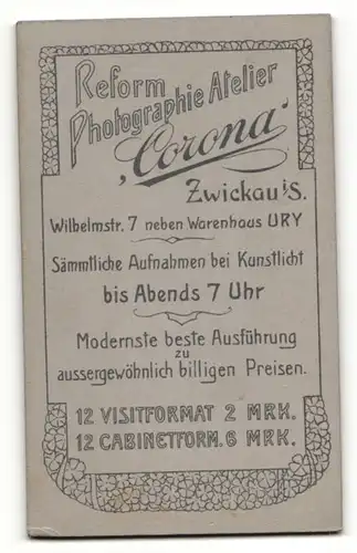 Fotografie Atelier Corona, Zwickau i / S., Portrait junge hübsche Dame in modischer Kleidung