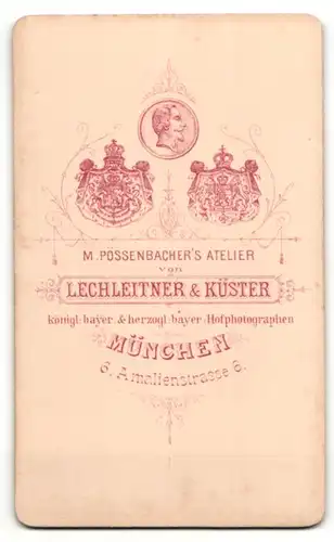 Fotografie Lechleitner & Küster, München, Portrait charmanter Herr mit Schnäuzer im Anzug
