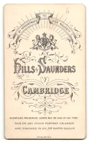 Fotografie Hills & Saunders, Cambridge, Portrait charmanter Bube im Jackett