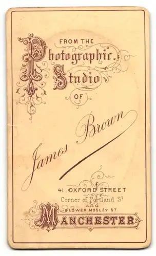 Fotografie J. Brown, Manchester, Portrait stattlicher Herr mit Vollbart