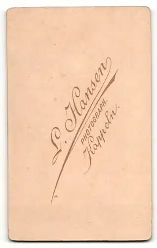 Fotografie L. Hansen, Kappeln, Portrait Herr in kariertem Anzug