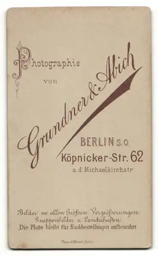 Fotografie Grundner & Abich, Berlin-SO, Portrait Geistlicher mit Vollbart