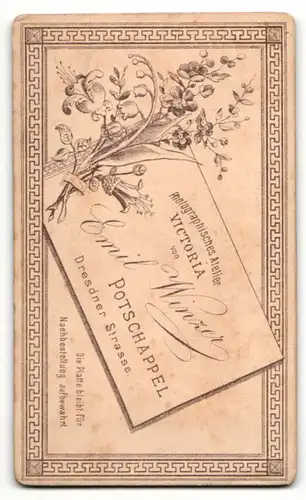 Fotografie Emil Winzer, Potschappel, Portrait Junge mit weissem Hemd