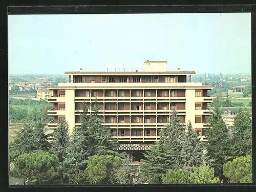 AK Montegrotto Terme, Hotel Montecarlo von der Vorderseite