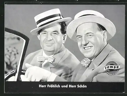 AK Kabarettisten Herbert Knauer und Max Schallon als Herr Fröhlich und Herr Schön im Auto