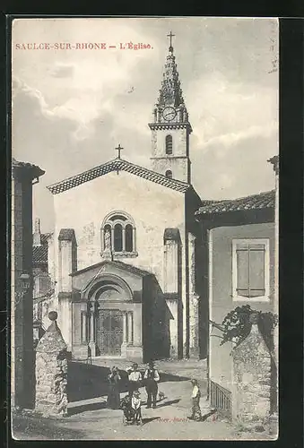 AK Saulce-sur-Rhone, L`Eglise, vor der Kirche