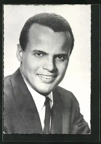 AK Musiker Harry Belafonte mit charmantem Lächeln