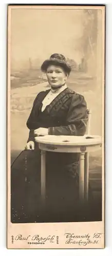 Fotografie Paul Papesch, Chemnitz i/S, Portrait Dame mit Haarknoten