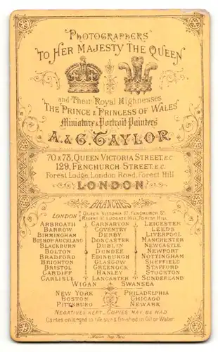 Fotografie A. & G. Taylor, London, Portrait junge Frau mit zusammengebundenem Haar