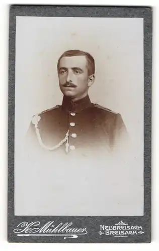 Fotografie K. Mühlbauer, Breisach, Portrait Mann in Paradeuniform