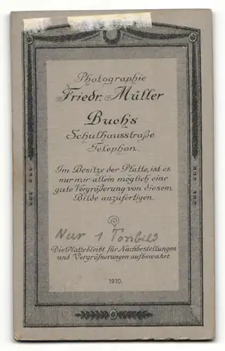 Fotografie Friedr. Müller, Buchs, Portrait edler Herr im Anzug