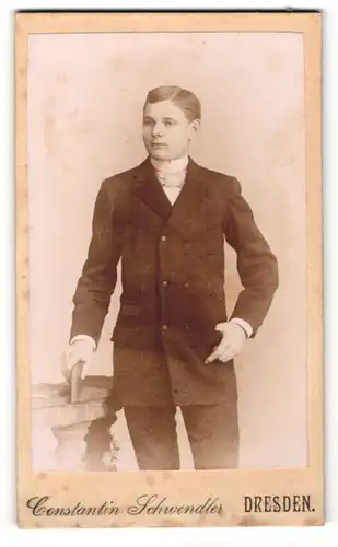 Fotografie Constantin Schwendler, Dresden, Portrait Knabe im Anzug