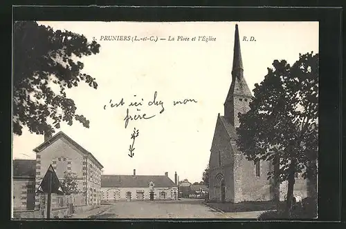 AK Pruniers, La Place et l`Église