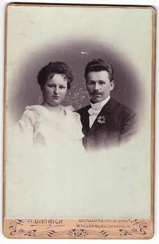 Fotografie A. Dietrich, Glauchau, Portrait junges bürgerliches Paar