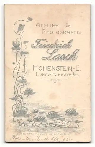 Fotografie Friedr. Lasch, Hohenstein, Portrait edle Dame mit süssen Kleinkind im Arm