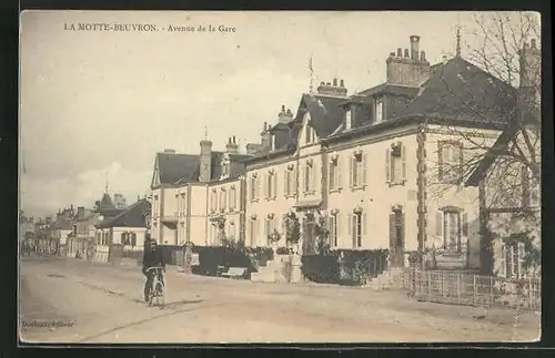 AK La Motte-Beuvron, Vue en Avenue de la Gare