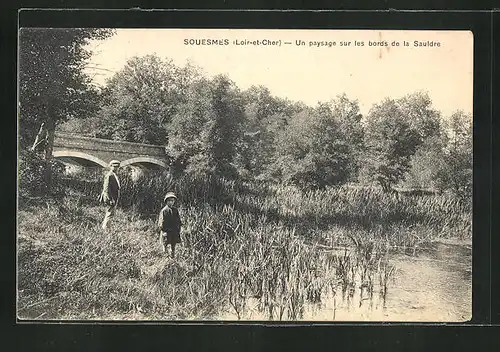 AK Souesmes, Un paysage sur les bords de la Sauldre, Kinder am Flussufer