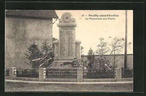 AK Pouilly-sous-Charlieu, Le Monument aux Morts