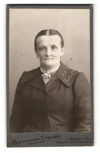 Fotografie Alexander Strube, Löbau i. S., Gestandene Bürgerliche im Sonntagskleid