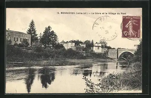 AK Monnières, La Sèvre et le Village du Pont, Partie mit Brücke