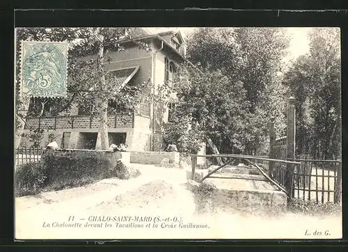 AK Chalo-Saint-Mard, La Chalouette devant les Tavaillons et la Croix Guillaume