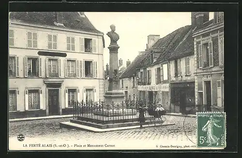 AK La Ferté-Alais, Place et Monument Carnot