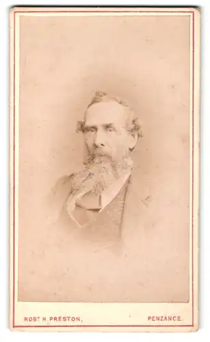 Fotografie Robt. H. Preston, Penzance, Portrait älterer Mann mit Vollbart
