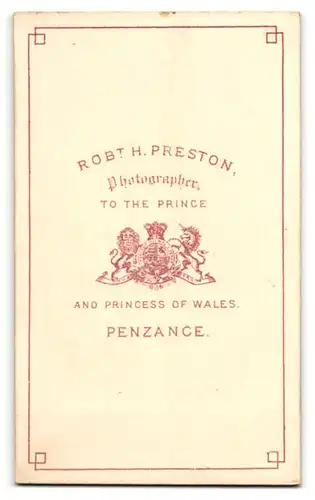 Fotografie Robt. H. Preston, Penzance, Portrait charmanter Herr mit Kinnbart