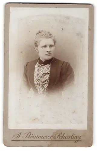 Fotografie B. Steinmeier, Schierling, Portrait blondes Fräulein in bedruckter Bluse