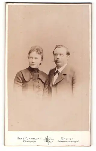 Fotografie Hans Rupprecht, Bremen, Mann und Frau nebeinander portraitiert