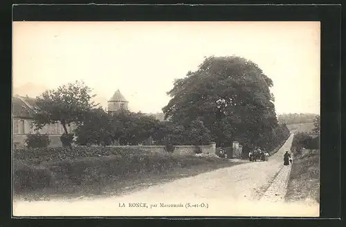 AK La Ronce, Ortspartie mit Strassenblick