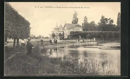 AK Vigneux, Bords du Lac et Propriete de M. Porchy et pecheurs