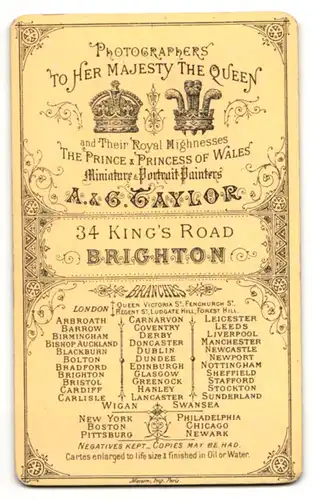 Fotografie A & G. Taylor, Brighton, Portrait charmanter Herr mit Kotelettenbart