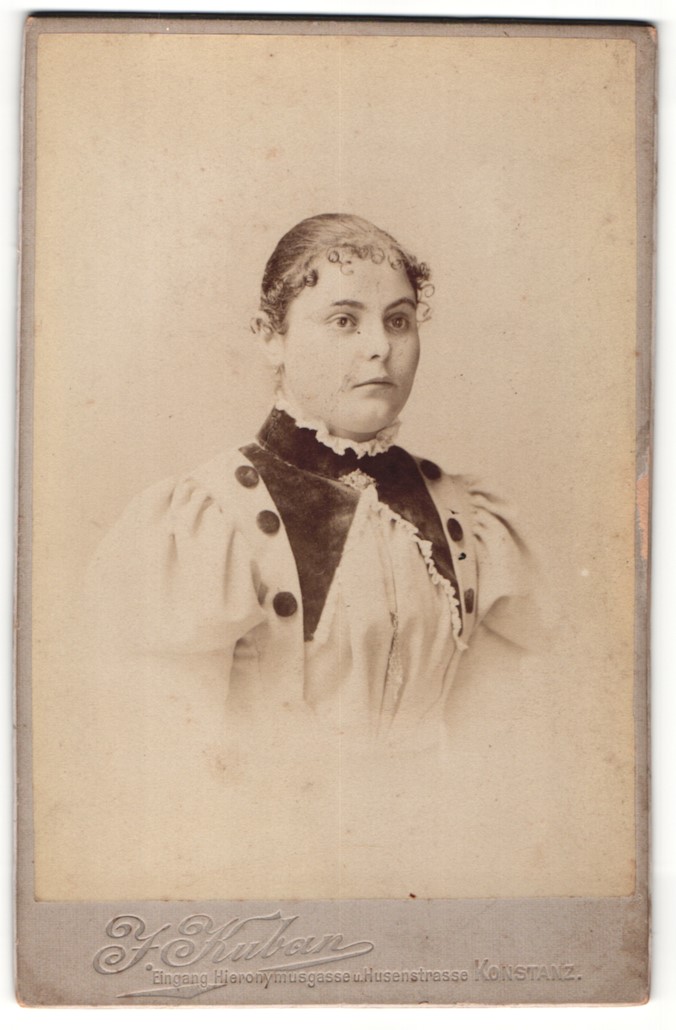 Fotografie J. Kuban, Konstanz, Portrait junge Dame mit