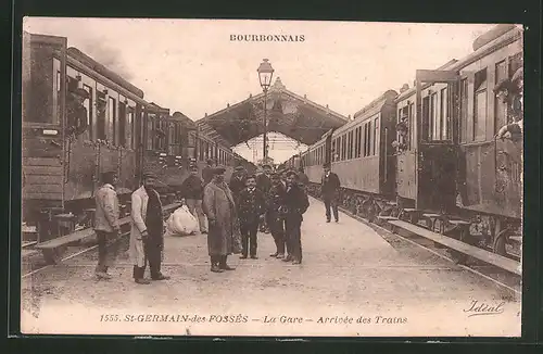 AK St-Germain-des-Fossés, La Gare, Arrivée des Trains, Bahnhof