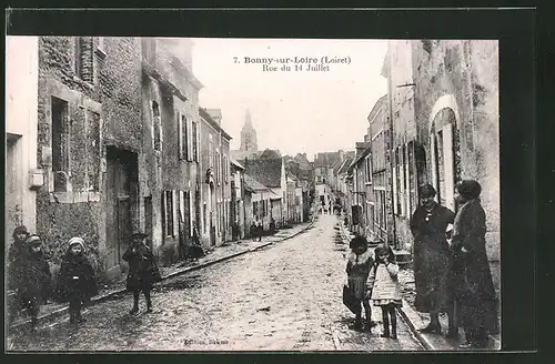AK Bonny-sur-Loire, Rue du 14 Juillet