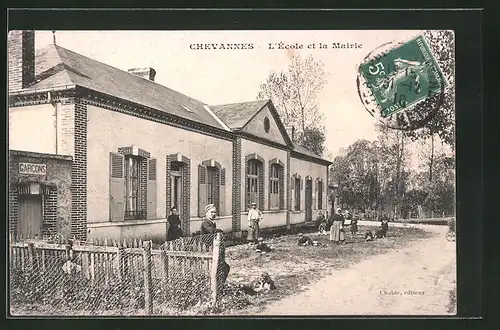 AK Chevannes, l'École et la Mairie