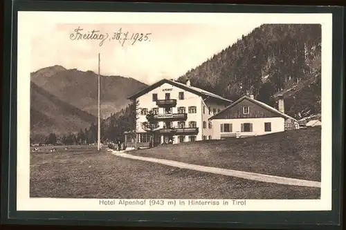 AK Hinterriss, Hotel Alpenhof gegen Gebirgszug