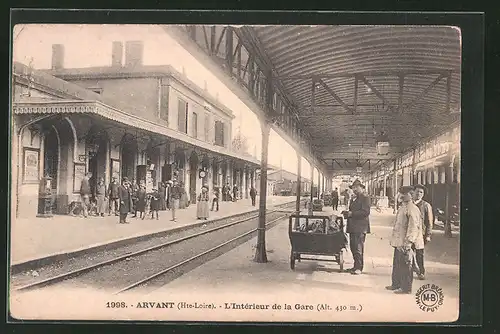 AK Arvant, L`Intérieur de la Gare, Bahnhof