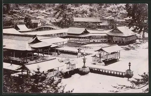 Fotografie Fotograf unbekannt, Ansicht China, Gebäude einer Tempelanlage