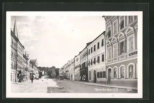 AK Mauerkirchen, Strassenpartie im Sonnenschein