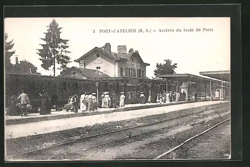 AK Port-d`Atelier, Arrivée du train de Paris