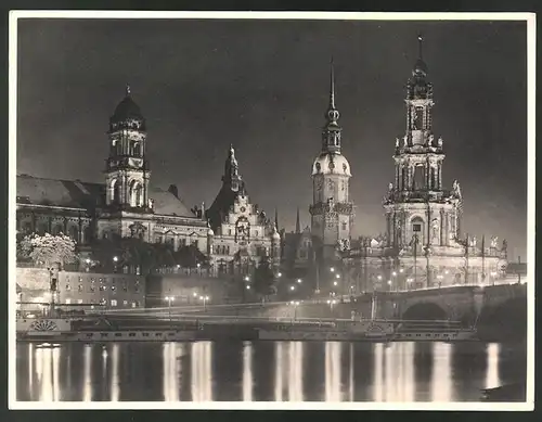 Fotografie Ratsdruckerei Dresden GmbH, Ansicht Dresden, Dresdener Altstadt mit Dampfer Bastei & Diesbar