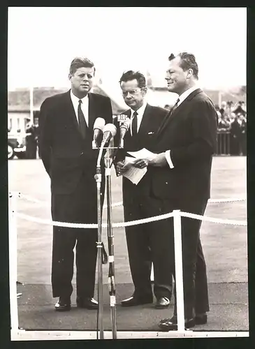 Fotografie Fotograf unbekannt, Ansicht Berlin, US-President John F. Kennedy & Bürgermeister Willy Brandt