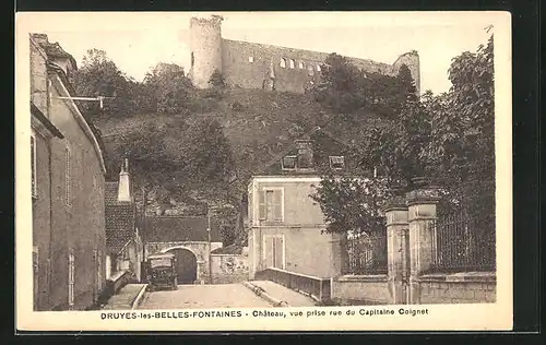 AK Druyes-les-Belles-Fontaines, Château, vue prise rue du Capitaine Coignet